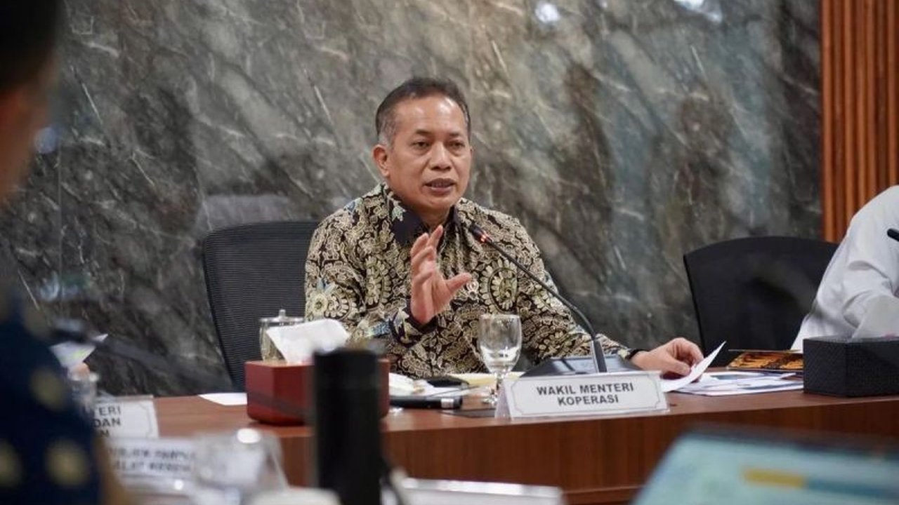 Wamenkop tegaskan Koperasi Desa Merah Putih sebagai solusi ekonomi pedesaan tanpa membebani APBN, sekaligus memutus jeratan rentenir dan pinjol.