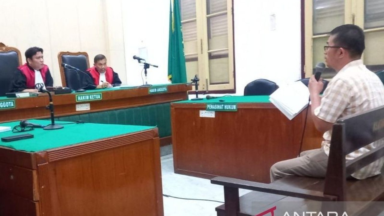 Jaksa tuntut mantan Bendahara Dinas PUPR Nias Selatan, Kemurahan Waruwu, 28 bulan penjara dan denda Rp50 juta terkait kasus korupsi Rp290 juta.