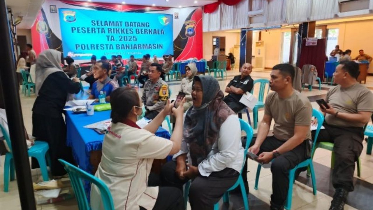 Polresta Banjarmasin, Polda Kalimantan Selatan, melaksanakan evaluasi kesehatan berkala bagi seluruh personelnya untuk mendeteksi dini penyakit kronis dan memastikan kesiapan optimal dalam menjalankan tugas.