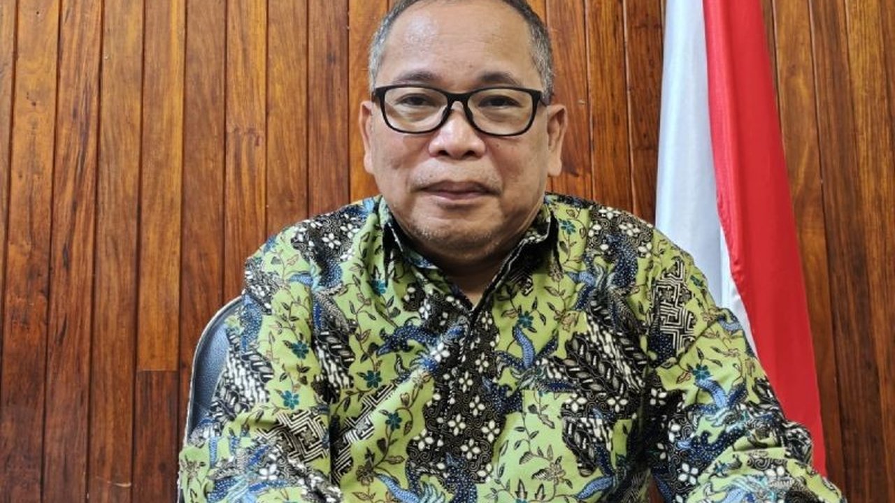 Empat Warga Negara Indonesia (WNI) dilaporkan ditahan di Penjara Daru, Papua Nugini, setelah ditangkap polisi setempat; Konsulat RI di Vanimo berupaya mengungkap detail penahanan dan memfasilitasi kepulangan mereka.