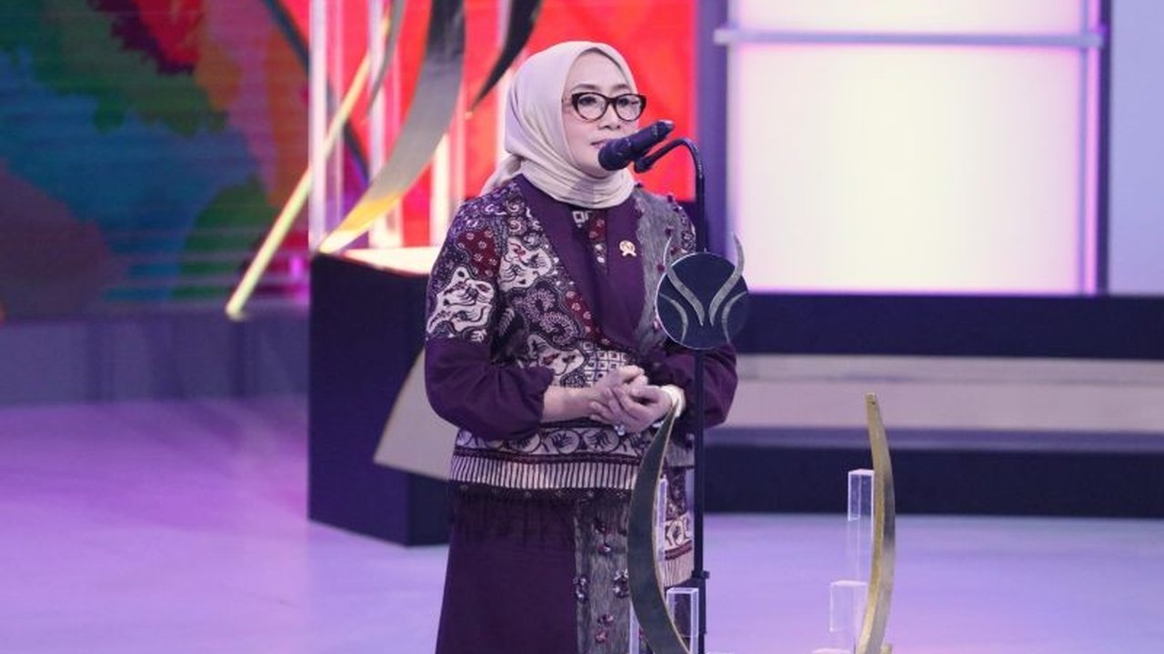 Menteri PPPA Arifah Fauzi mengajak masyarakat untuk terus menghidupkan semangat Kartini dalam mendorong keseteraan dan pemberdayaan perempuan Indonesia, seperti yang terlihat dalam Anugerah Puspa Bangsa.