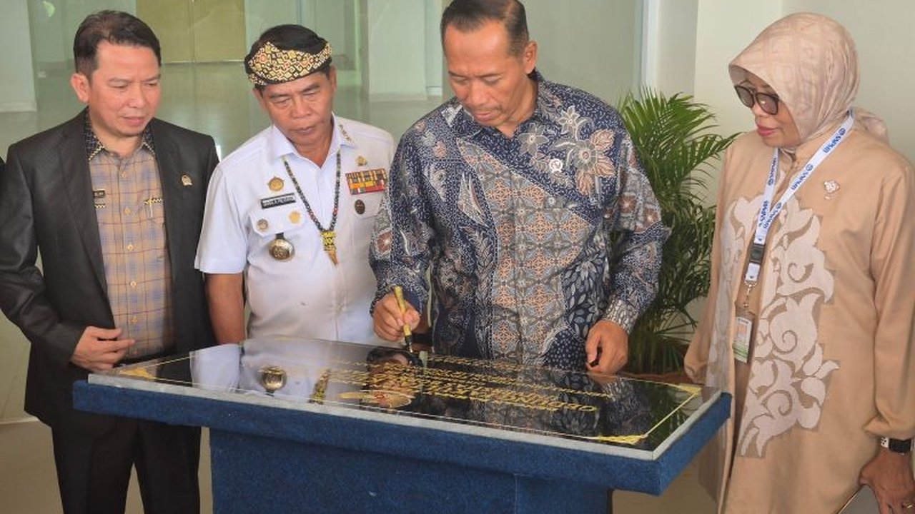 Wakil Menteri Pendidikan, Kebudayaan, Riset, dan Teknologi mendorong Universitas Borneo Tarakan di perbatasan untuk menjadi pusat inovasi dan pembangunan daerah, menciptakan lulusan unggul dan berkontribusi pada pembangunan nasional.