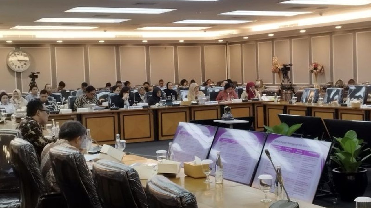 Komnas HAM mengungkapkan empat pelanggaran HAM serius terkait eksploitasi anak di Sirkus OCI sejak 1997, termasuk perampasan identitas dan hak pendidikan, serta mendesak negara untuk memberikan perlindungan dan pemulihan bagi korban.