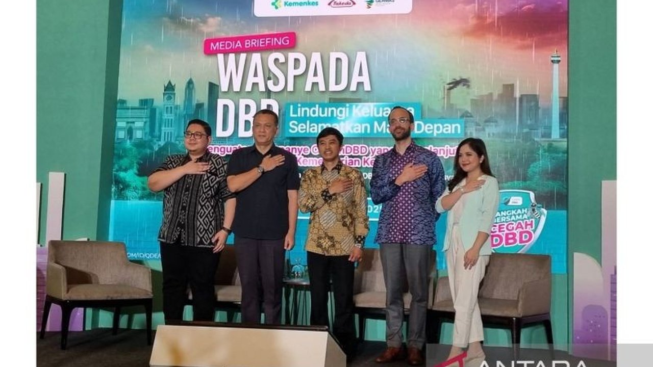 Kementerian Kesehatan RI mengingatkan masyarakat untuk tetap waspada terhadap Demam Berdarah Dengue (DBD) karena kasusnya terjadi sepanjang tahun dan mencapai puncak tertinggi pada 2024.
