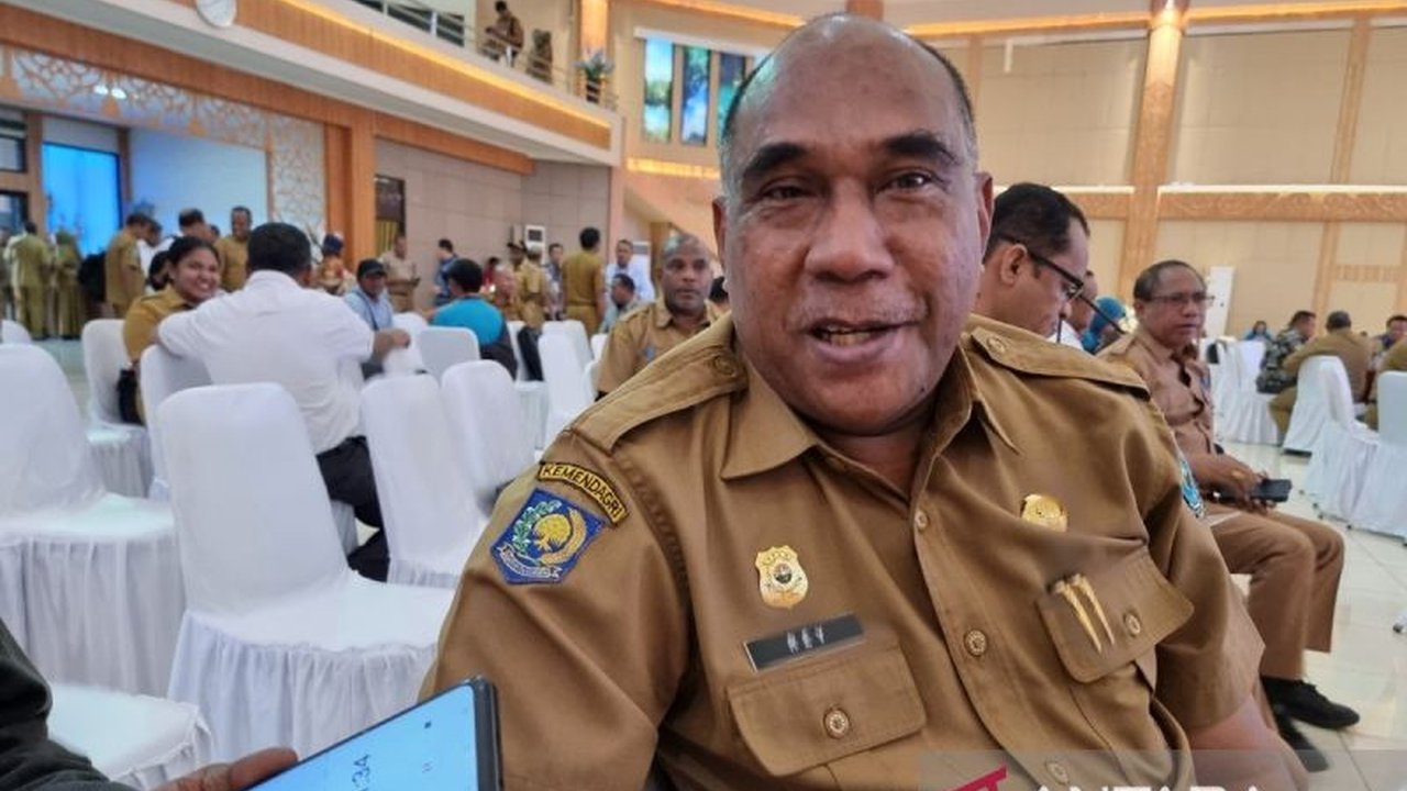 Pemprov Papua Barat membentuk Satgas penyelesaian konflik pengadaan tanah untuk menangani gugatan masyarakat terkait lahan, meliputi lahan Unipa, perluasan Bandara Rendani, dan lainnya.