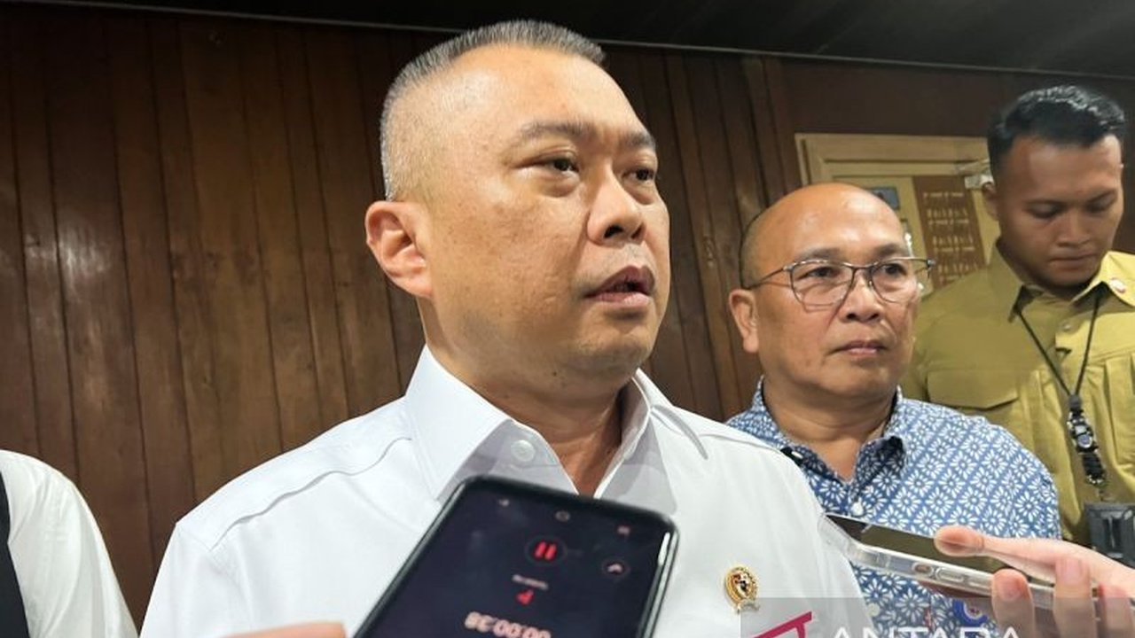 Menteri Perhubungan melaporkan pergerakan angkutan Lebaran 2025 mencapai 154,62 juta orang, atau 54,89 persen dari total populasi Indonesia, dengan tingkat kepuasan masyarakat yang tinggi.