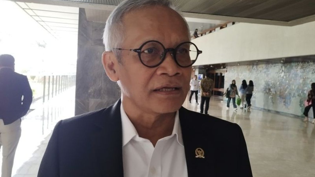 Komisi II DPR RI menyetujui penambahan anggaran Rp100 miliar untuk Lembaga Administrasi Negara (LAN) pada tahun 2025 guna mendukung program strategis, termasuk percepatan literasi digital ASN.