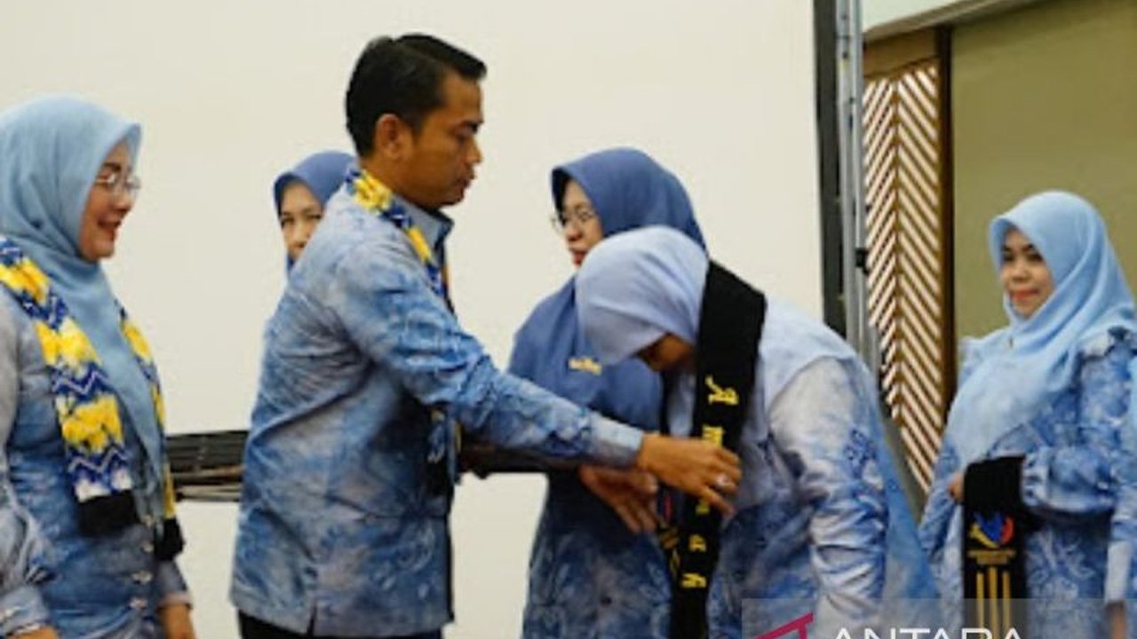 Pemerintah Kota Banjarmasin mengukuhkan 138 guru penggerak angkatan terakhir, siap menjadi agen perubahan dalam transformasi pendidikan berkualitas di Kalimantan Selatan.