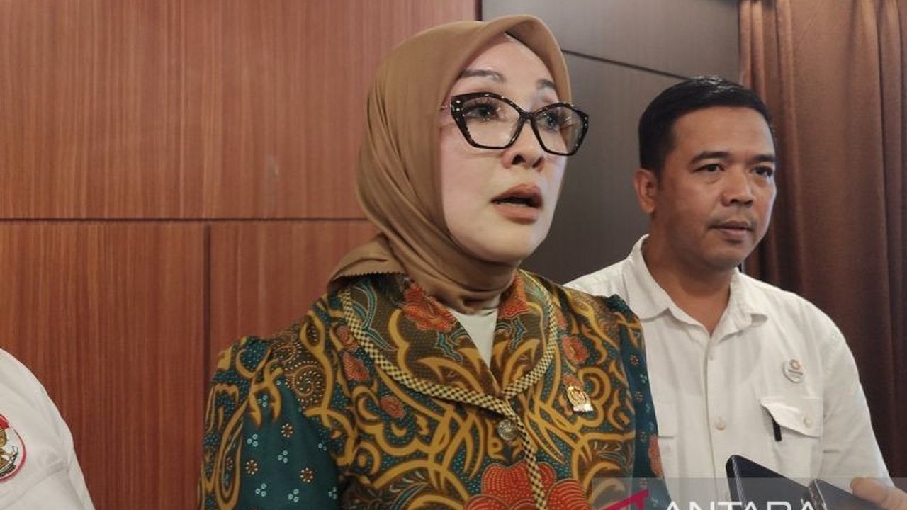 Anggota Komisi VII DPR RI, Erna Sari Dewi, menggelar sosialisasi empat pilar kebangsaan di Bengkulu untuk memperkuat pemahaman masyarakat tentang Pancasila, UUD 1945, NKRI, dan Bhinneka Tunggal Ika dalam kehidupan sehari-hari.