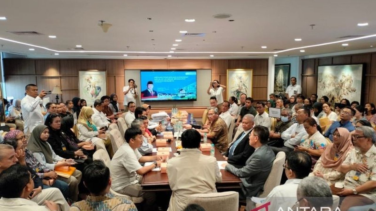 Menteri Perumahan dan Kawasan Permukiman memberikan tenggat waktu tiga bulan kepada Lippo Group untuk menyelesaikan seluruh permasalahan konsumen Meikarta, ditargetkan selesai pada 23 Juli 2025.