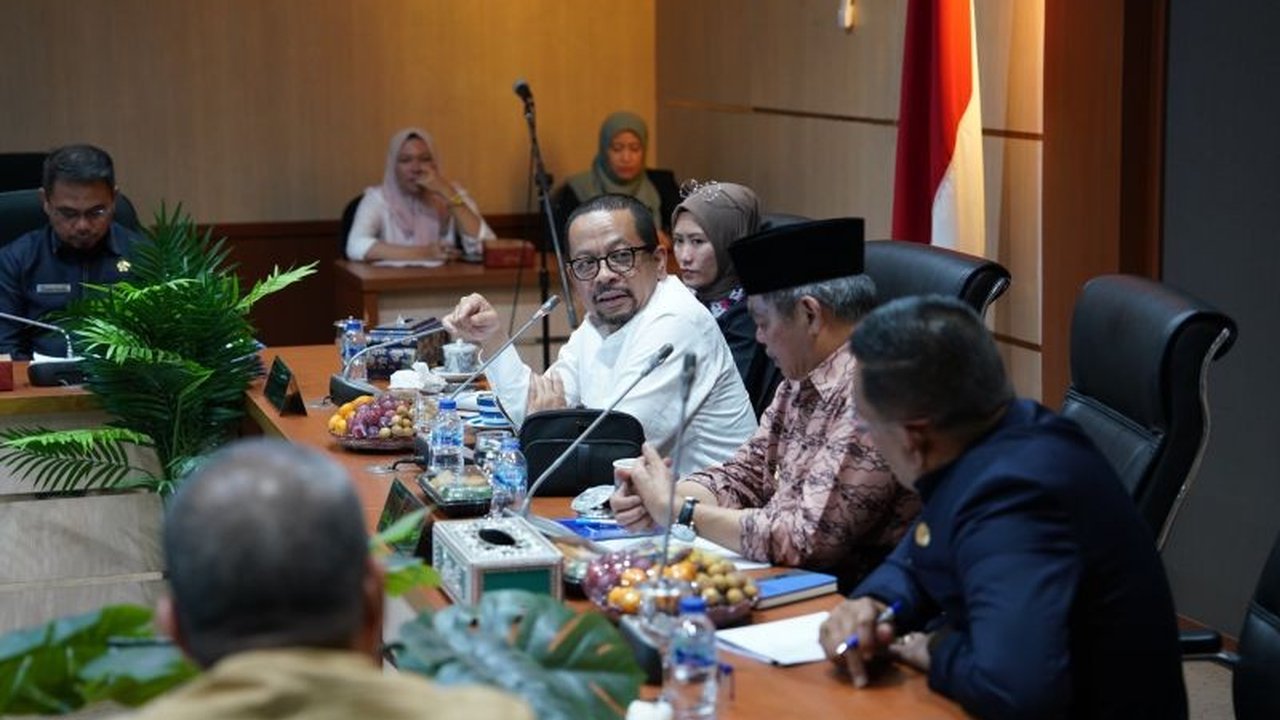 Wakil Kepala Staf Kepresidenan, Muhammad Qodari, mengapresiasi keseriusan Pemkab Lahat dalam membangun SDM unggul, menjadikan Lahat sebagai pilot project nasional.