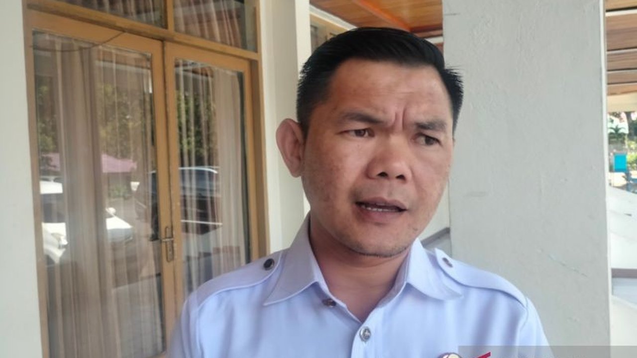 Dinas Kesehatan Rejang Lebong, Bengkulu, mengajukan pengadaan ambulans baru untuk enam puskesmas yang kondisinya rusak parah, dengan alokasi dua unit di APBD 2025 dan tiga unit diajukan melalui DAK 2026.