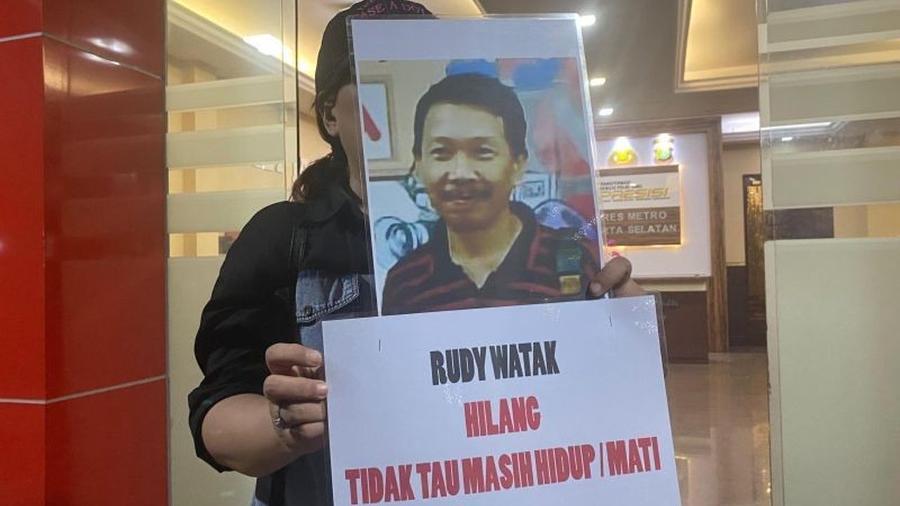 Pria lansia di Jaksel hilang selama tiga tahun diduga diculik terkait transaksi jual beli tanah senilai Rp10,8 miliar; keluarga meminta polisi mengusut tuntas kasus ini.