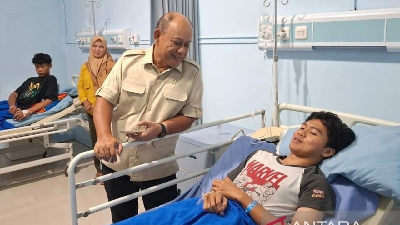 Kepala Badan Gizi Nasional (BGN) mengunjungi siswa Cianjur yang sakit usai konsumsi makanan program MBG dan tegaskan akan perbaiki keamanan program tersebut.