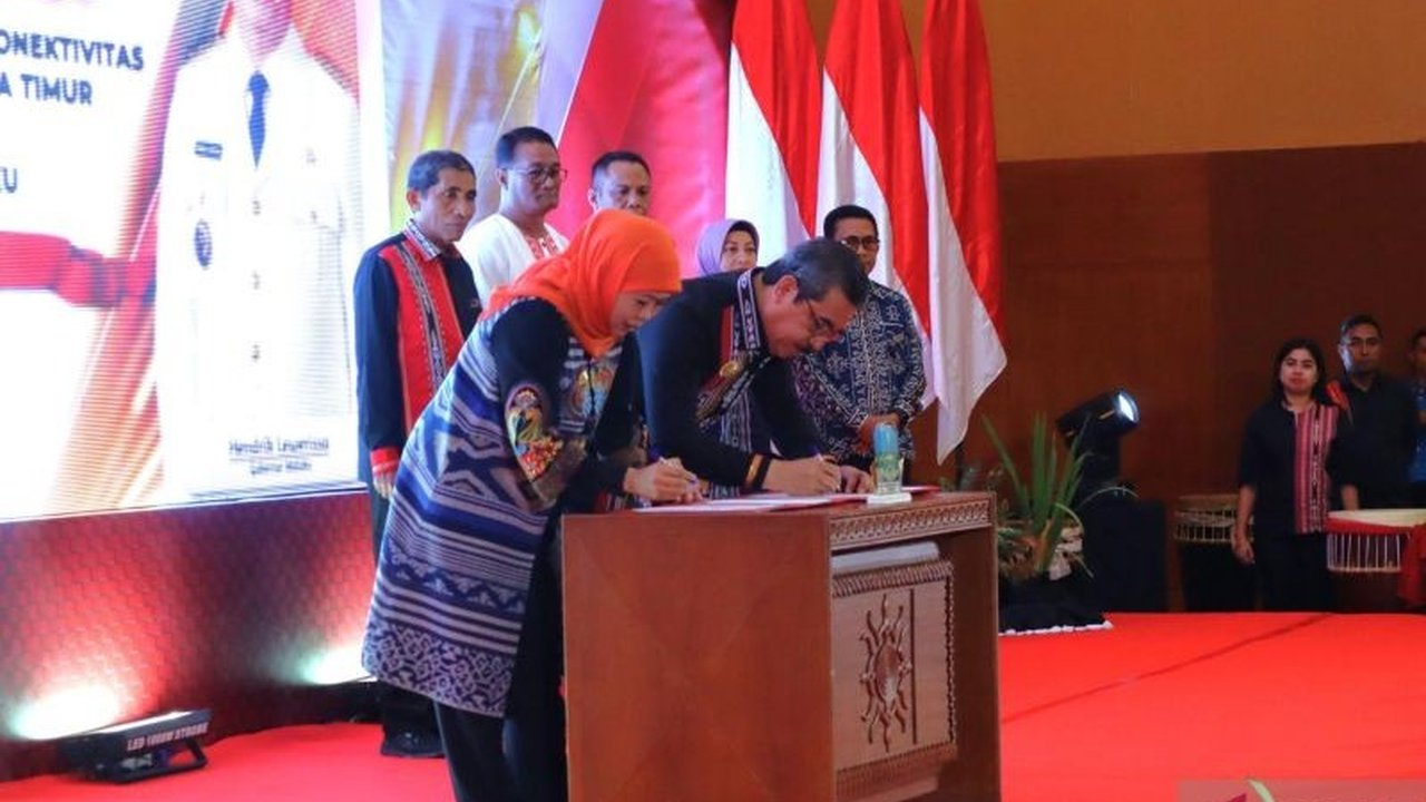 Pemprov Maluku dan Jawa Timur jalin kerja sama perdagangan senilai Rp450 miliar, meliputi berbagai komoditas unggulan kedua daerah untuk meningkatkan perekonomian.