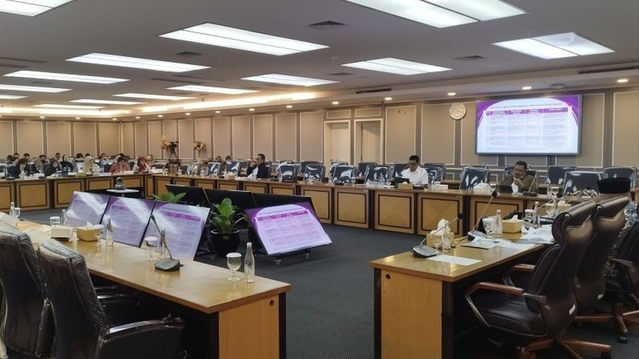 Komisi XIII DPR mendesak Polri membuka kembali kasus eksploitasi anak di Sirkus OCI tahun 1999, setelah para korban mengaku mengalami kekerasan dan perampasan identitas.