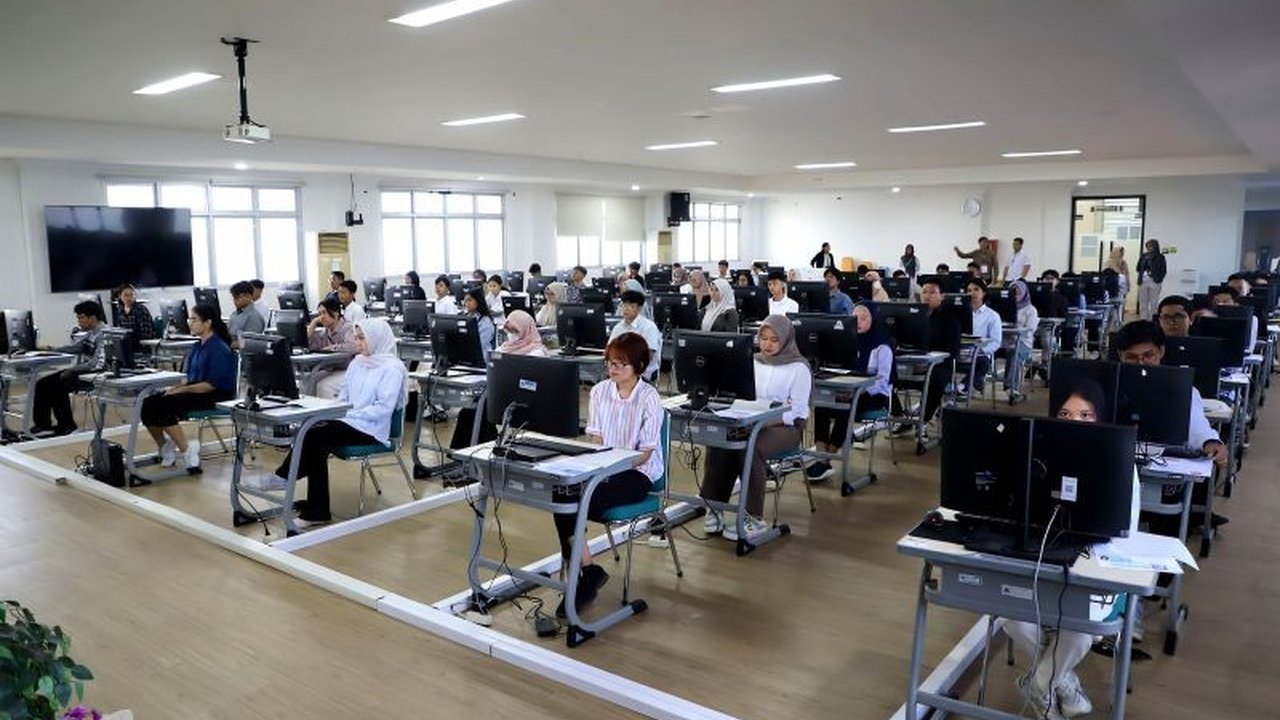 Ribuan Peserta Ikuti UTBK-SNBT di UPNVJ, Rektor Tekankan Pelayanan Terbaik