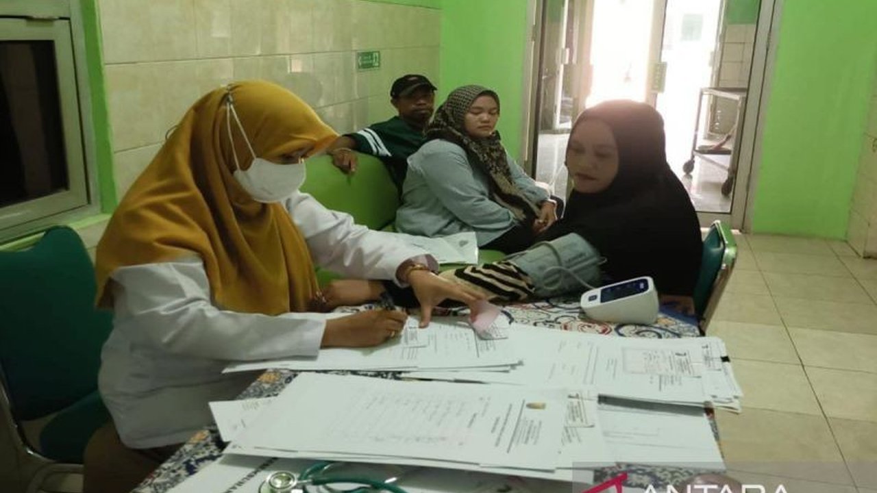 Pemerintah Kota Pekalongan melakukan pemeriksaan kesehatan berjenjang terhadap 345 calon haji untuk memastikan kondisi fisik dan mental mereka siap menjalankan ibadah di Tanah Suci.