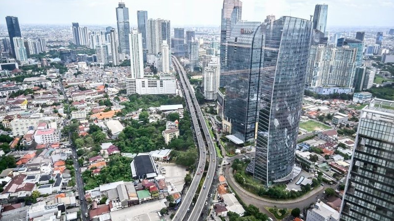 Peringkat DKI Jakarta di Global City Index (GCI) berada di posisi 74, tertinggal dari Kuala Lumpur, Bangkok, Manila, dan Singapura; Pemprov DKI perlu meningkatkan berbagai sektor untuk memperbaiki peringkat.