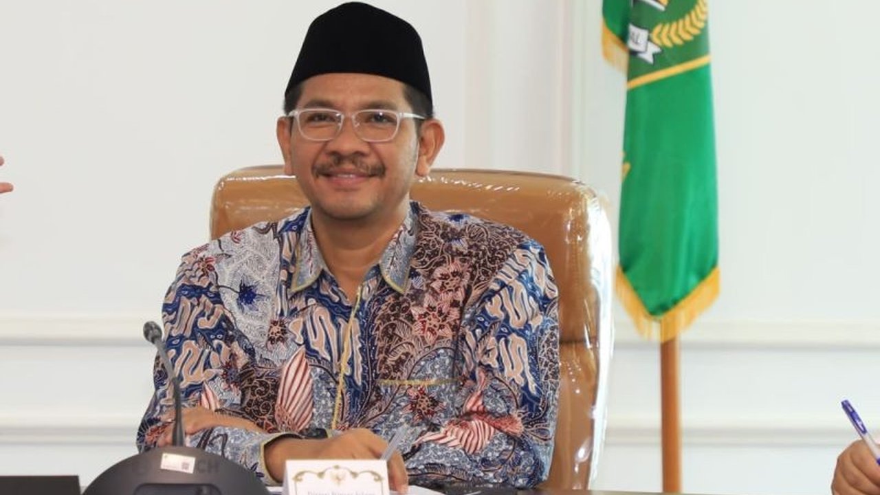 Kementerian Agama melatih 100 penghulu dan penyuluh agama untuk menjadi fasilitator konsultasi keluarga, guna menekan angka perceraian dan membangun keluarga sakinah.