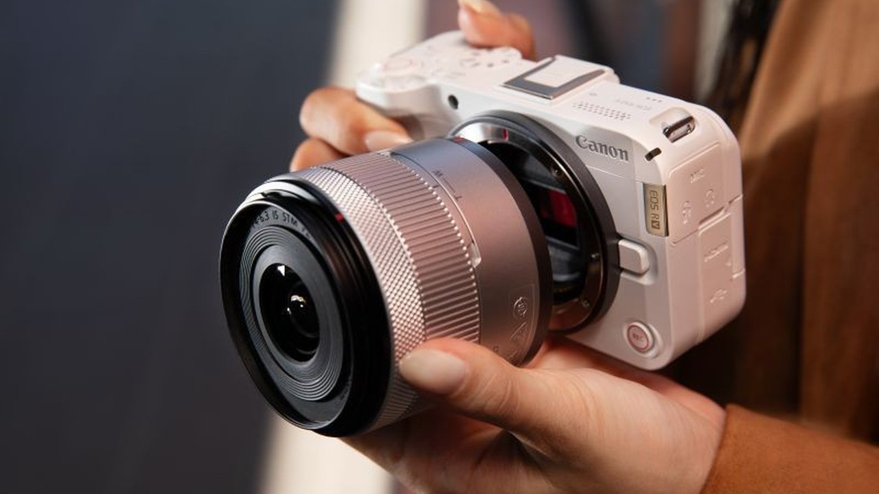 Canon EOS R50 V, kamera mirrorless terbaru dari Canon, hadir dengan desain ringkas, fitur video komprehensif, dan teknologi canggih untuk memudahkan kreator konten menghasilkan video berkualitas tinggi.