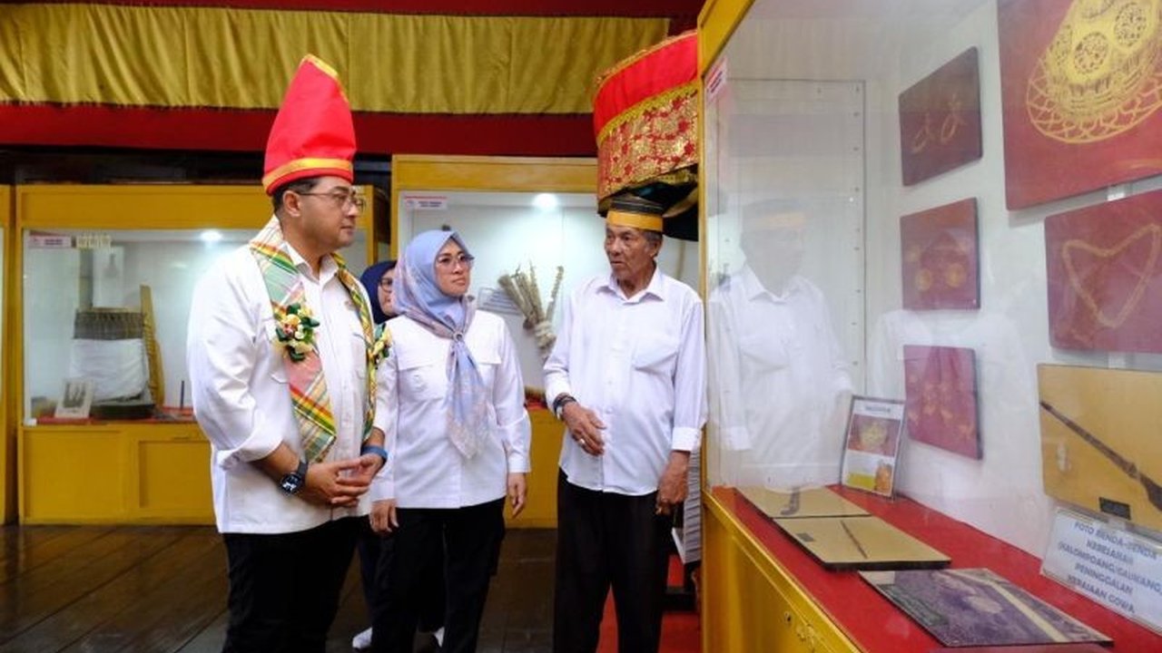 Menteri Ekonomi Kreatif RI optimis Kabupaten Gowa dapat menjadi pusat pertumbuhan ekonomi kreatif di Sulawesi Selatan, didukung oleh potensi budaya dan sejarahnya yang kaya serta komitmen pemerintah daerah.
