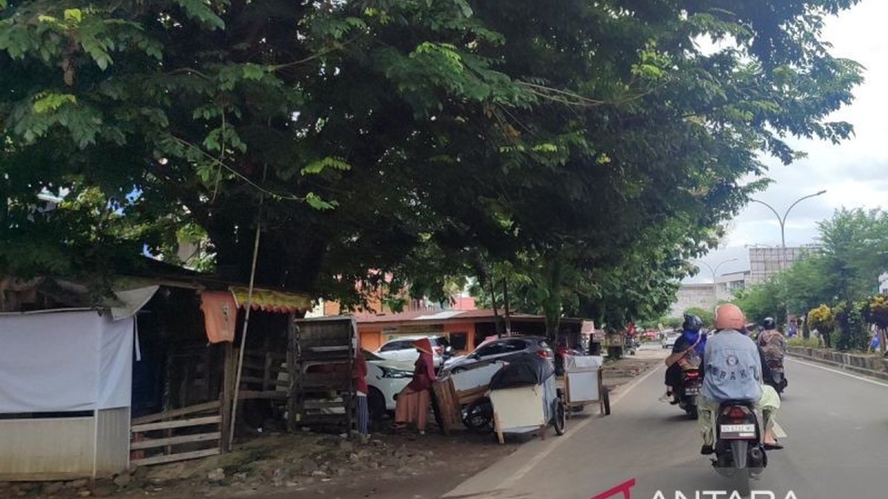 Pemkot Bengkulu menghadapi masalah serius setelah 5.359 data keluarga tidak ditemukan dalam verifikasi Data Tunggal Sosial dan Ekonomi Nasional (DTSN), mengancam penyaluran bantuan sosial.