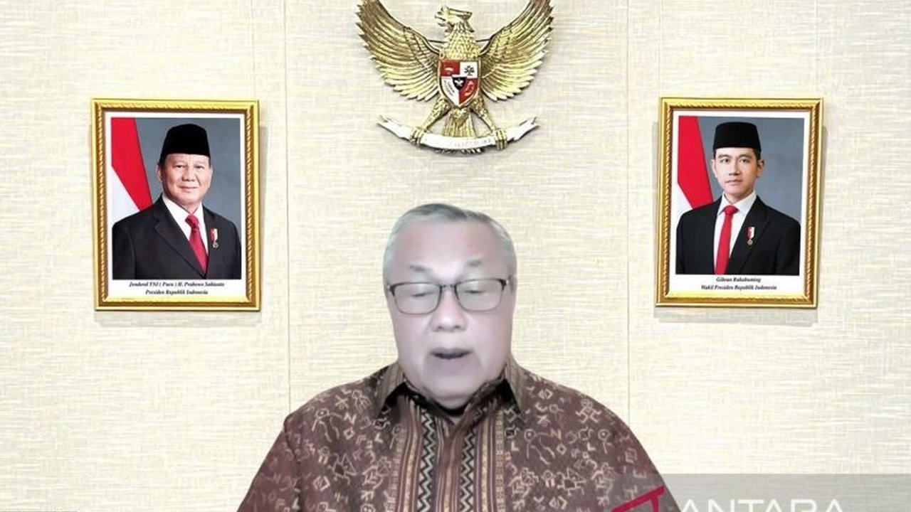 Bank Indonesia (BI) optimis inflasi tetap terkendali di kisaran 2,5 persen plus minus 1 persen pada 2025 dan 2026, didukung oleh ekspektasi inflasi yang terjangkar, kapasitas ekonomi memadai, dan sinergi pengendalian inflasi.