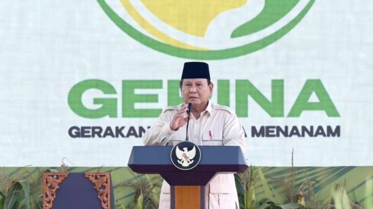 Presiden Prabowo Subianto memberikan apresiasi tinggi kepada Ustaz Adi Hidayat atas inisiatif program ketahanan pangan yang inovatif dan kolaboratif, guna memperkuat stabilitas negara.