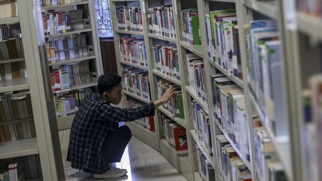 Hari Buku Sedunia mengingatkan kita akan kekuatan membaca sebagai terapi penyembuhan, baik fisik maupun mental, serta pentingnya literasi kesehatan di era modern.