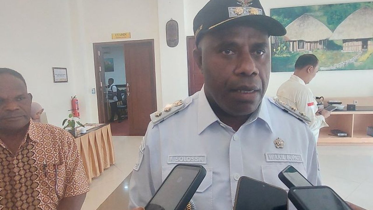 Wakil Bupati Maybrat, Ferdinando Salossa, menyatakan implementasi Program Makan Bergizi Gratis (MBG) di Maybrat masih menunggu petunjuk teknis dari pemerintah pusat terkait anggaran dan kewenangan.