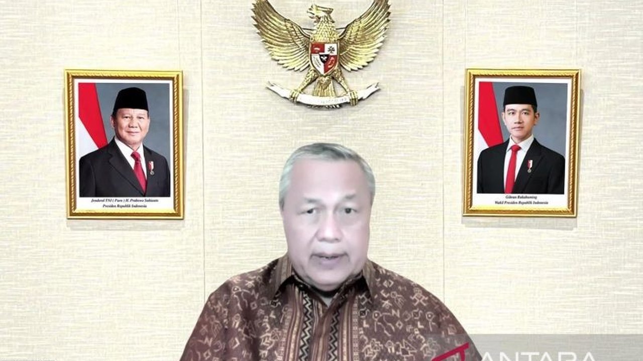 Kebijakan tarif resiprokal AS memicu ketidakpastian ekonomi global, pertumbuhan ekonomi dunia turun, dan BI memperkuat koordinasi kebijakan untuk menjaga stabilitas ekonomi dalam negeri.