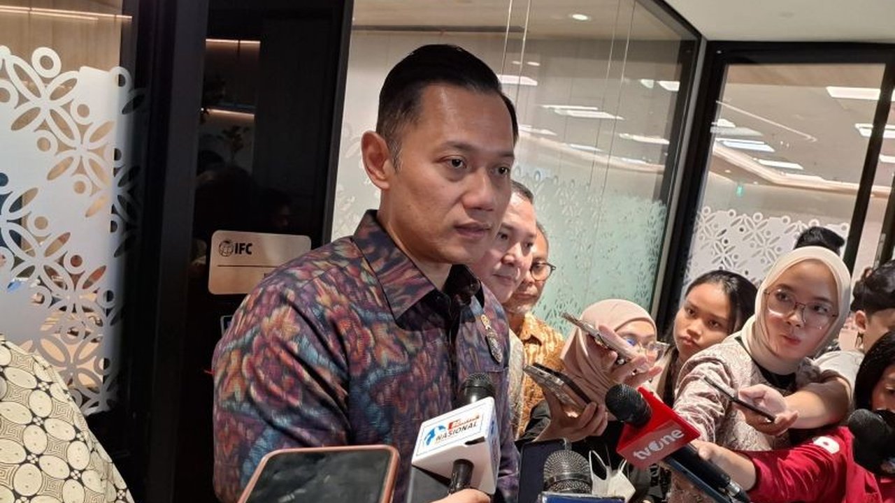 Menko AHY mengumumkan fokus awal pengembangan pusat perawatan pesawat (MRO) di Bandara Kertajati adalah helikopter, dengan proyeksi pengembangan lebih lanjut untuk pesawat lain dan pembentukan aero city.