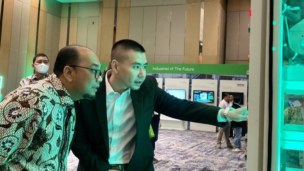 Kemenperin mendorong transformasi digital industri di Batam sebagai strategi peningkatan daya saing, namun kesiapan infrastruktur energi menjadi tantangan utama.