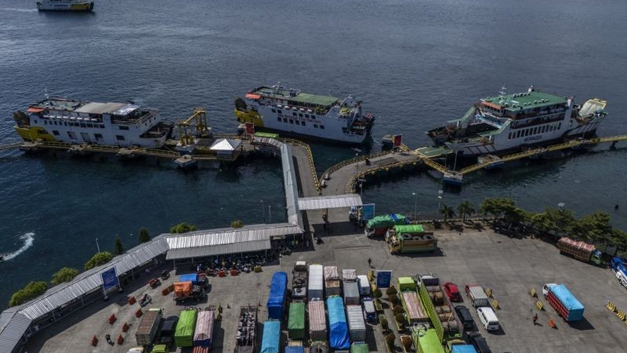 BMKG berhasil keluarkan 3.941 peringatan dini cuaca dengan akurasi tinggi selama periode mudik Lebaran 2025, membantu kelancaran arus mudik dan balik.