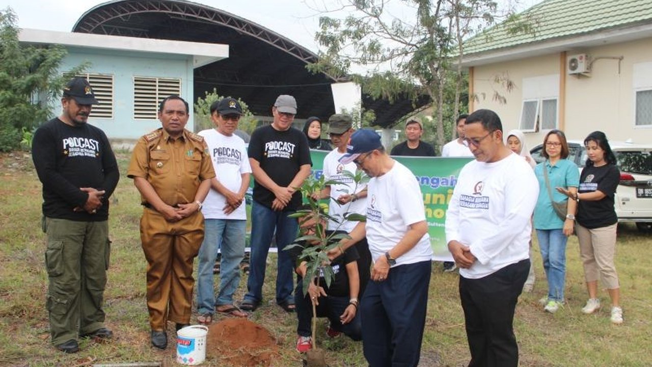 Forum Kerukunan Umat Beragama (FKUB) Sulawesi Tengah berpartisipasi dalam gerakan penanaman satu juta pohon pada Hari Bumi 2025, sebagai wujud nyata menjaga lingkungan dan simbol harmoni antarumat beragama.