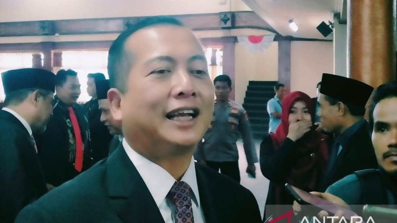 Gubernur NTB, Lalu Muhamad Iqbal, langsung merespon kasus pelecehan seksual terhadap puluhan santriwati di Lombok Barat dengan memerintahkan bantuan dan perlindungan bagi para korban.