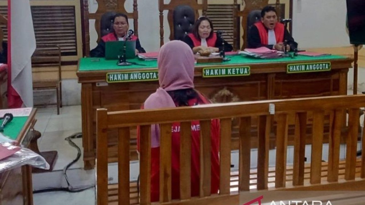 Mahasiswi di Medan divonis 2,5 tahun penjara dan denda Rp50 juta karena terbukti mempromosikan judi online melalui media sosial Instagram.