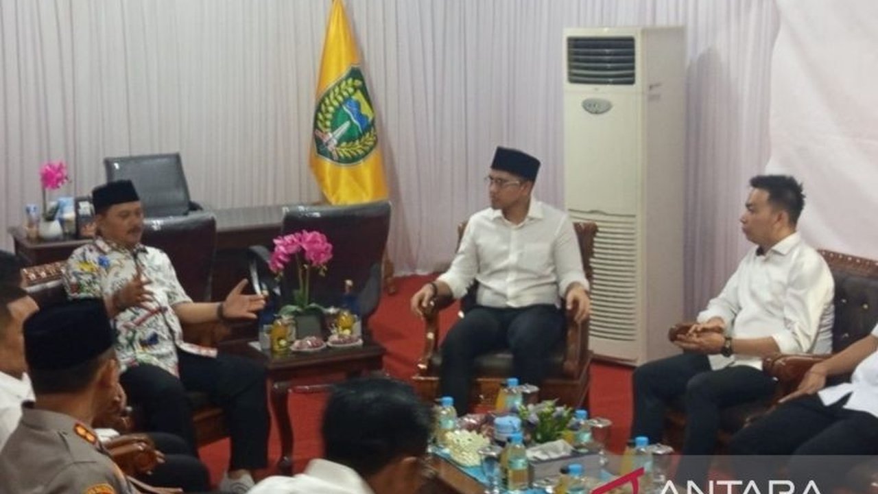 Ketua Umum PSI, Kaesang Pangarep, kagum pada kepemimpinan Wali Kota Madiun dan mengajak kader PSI yang menjabat kepala daerah untuk belajar darinya.