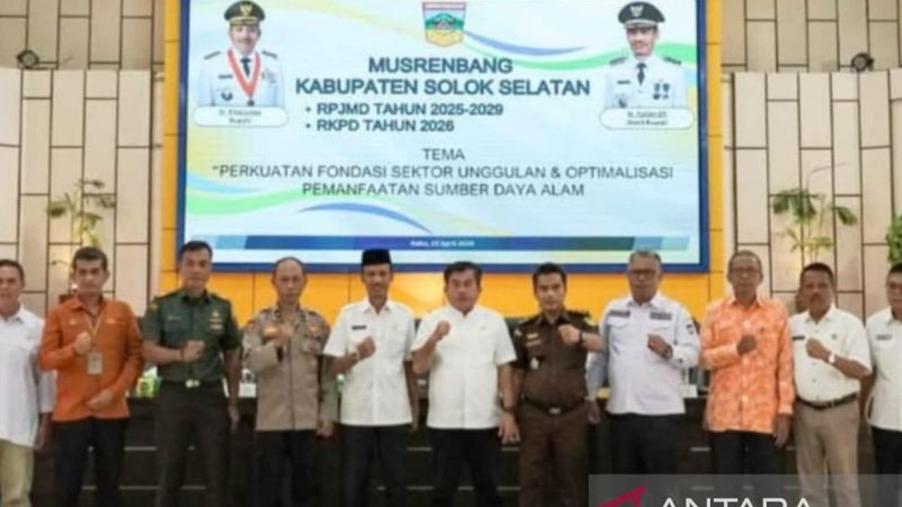 Pemerintah Kabupaten Solok Selatan melibatkan berbagai elemen masyarakat dalam menyusun RPJMD 2025-2029 dan RKPD 2026 untuk mewujudkan visi Solok Selatan yang makin maju dan sejahtera.