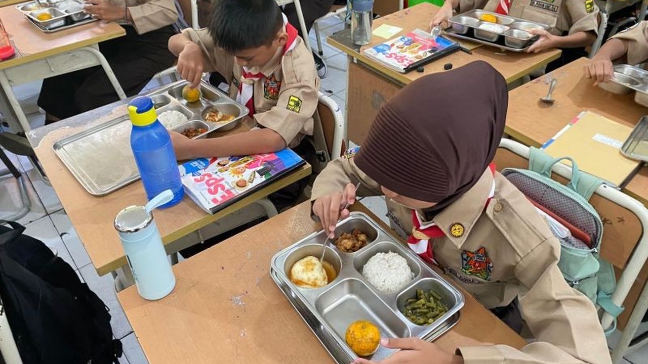 Badan Gizi Nasional (BGN) akan menyediakan 557 dapur untuk mendukung program Makan Bergizi Gratis (MBG) di Jakarta, menargetkan peningkatan gizi anak sekolah dan penurunan angka malnutrisi.
