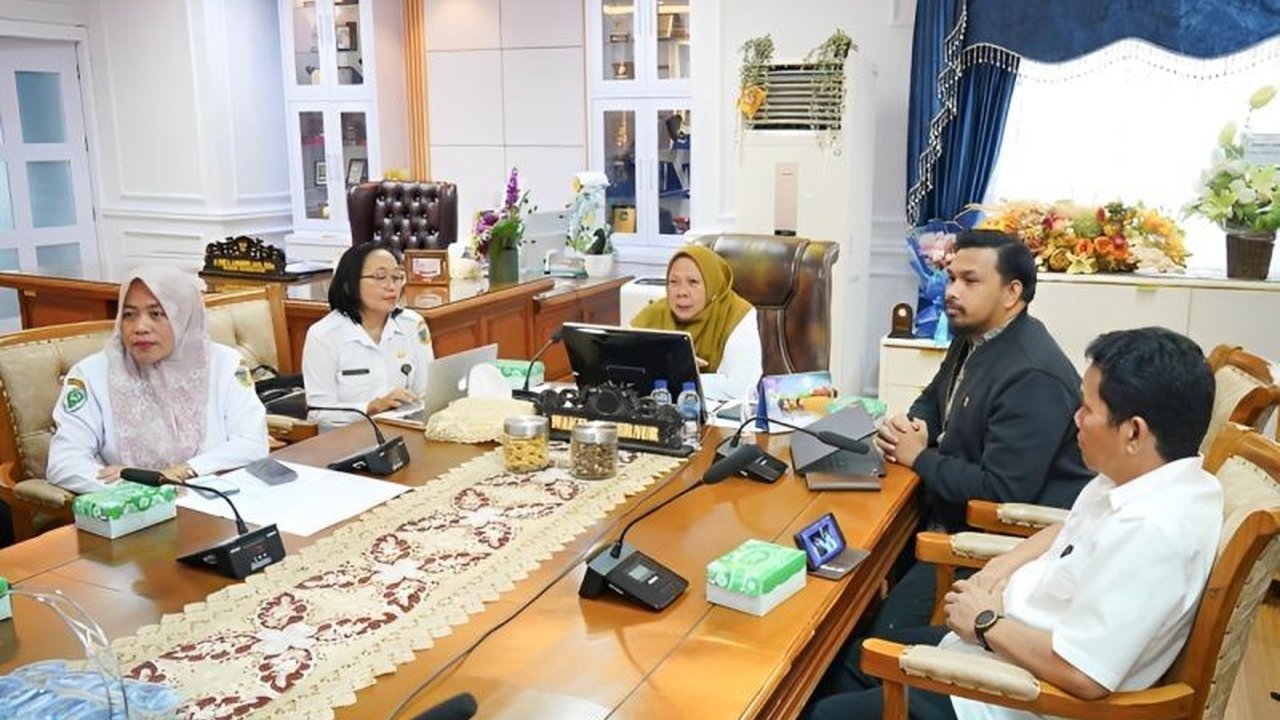 Wakil Gubernur Sulteng meminta fasilitas kesehatan optimalkan aplikasi Sehati demi kelancaran Program Berani Sehat yang telah membantu 1.019 warga Sulteng sejak diluncurkan.