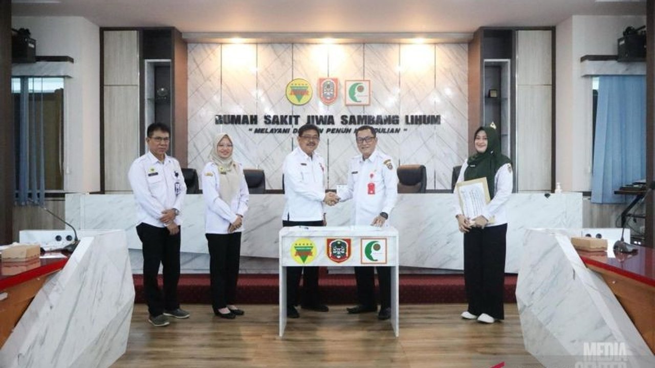 Rumah Sakit Jiwa Sambang Lihum Banjarbaru menyerahkan hasil psikotes 53 calon komisioner Komisi Penyiaran Informasi Daerah (KPID) Kalimantan Selatan periode 2024-2027, menjamin proses seleksi yang objektif dan transparan.