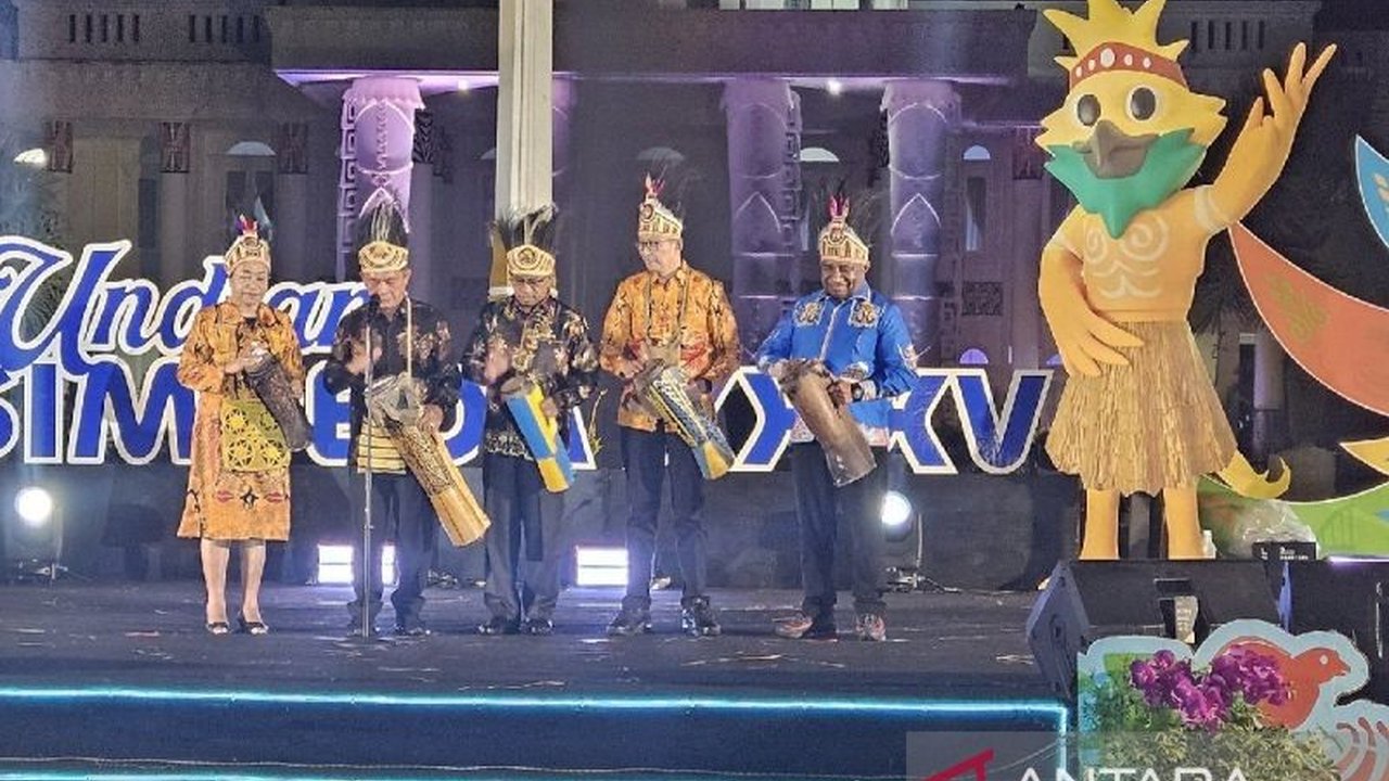 Bank Pembangunan Daerah (BPD) se-Indonesia memperkuat kolaborasi dalam Penarikan Undian Nasional Simpeda XXXV Tahun 2025 di Papua,  mengangkat budaya lokal dan mempererat sinergi antar bank daerah.