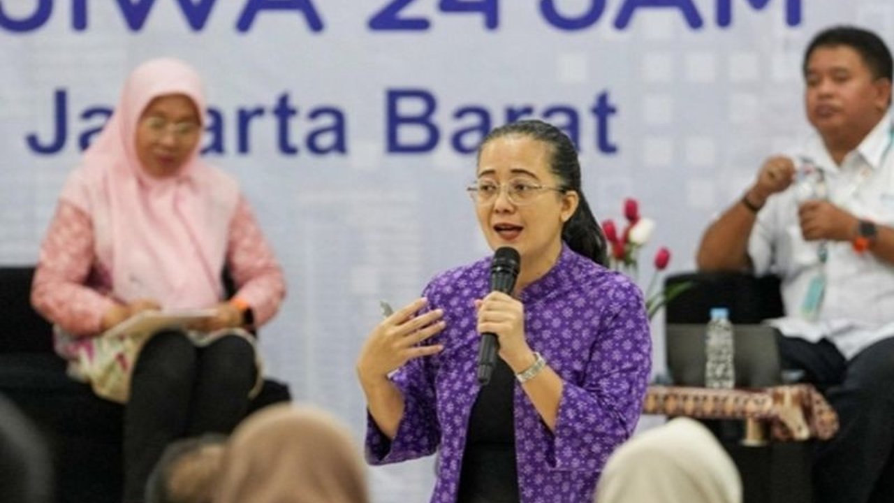 Pemkot Jakbar resmikan layanan telekonsultasi kesehatan jiwa 24 jam via telepon dan aplikasi JAKI, bertujuan meningkatkan akses dan mengurangi stigma masalah kesehatan mental.