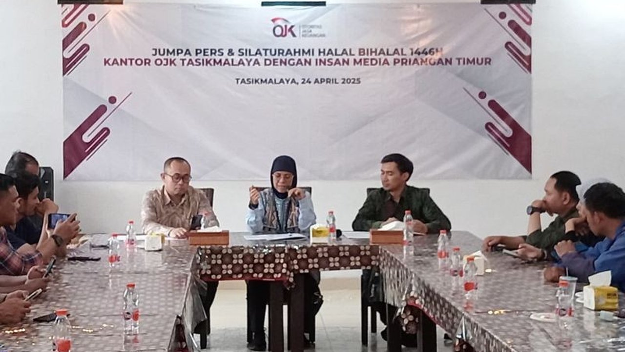 OJK Tasikmalaya mengingatkan masyarakat akan maraknya pembobolan e-wallet dan mengimbau agar tidak sembarangan memberikan data pribadi untuk mencegah kerugian finansial.