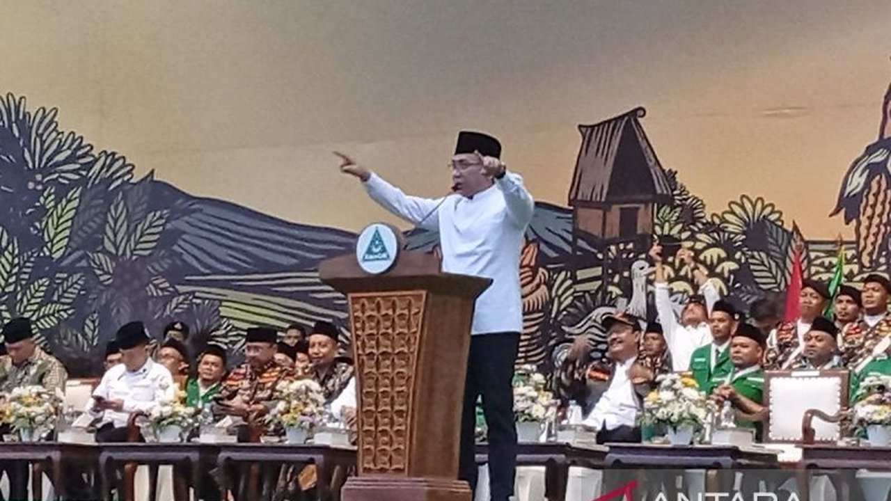 Ketua Umum PBNU, KH Yahya Cholil Staquf, memberikan tiga perintah penting kepada GP Ansor untuk menjaga kesetiaan pada agama, NU, dan NKRI, serta berperan aktif dalam pembangunan peradaban dan kemaslahatan rakyat.