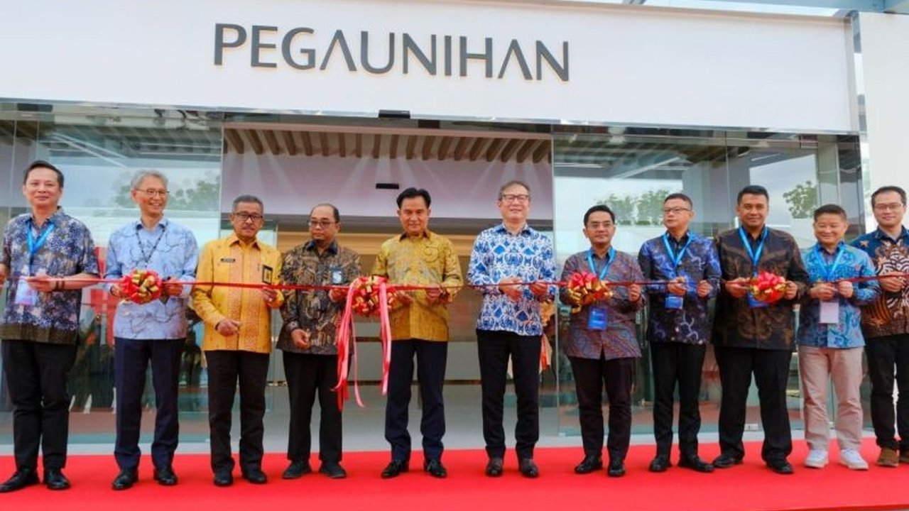 Peresmian pabrik pintar PT Pegaunihan Technology Indonesia di Batam menandai komitmen Indonesia dalam menghadapi revolusi industri digital dan menjadi pusat manufaktur berteknologi tinggi di Asia Tenggara.