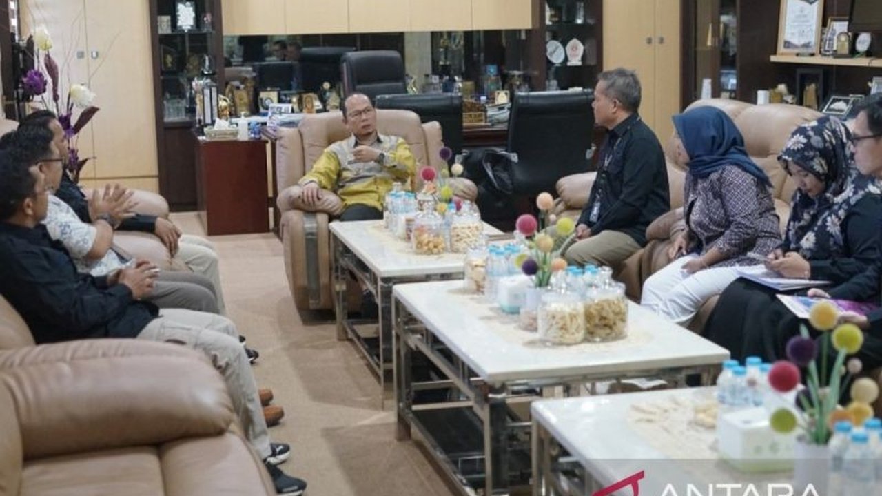 Bawaslu Bangka Tengah telah melaporkan pertanggungjawaban penggunaan dana hibah Pemkab Bangka Tengah untuk Pilkada 2024, dengan sisa dana sebesar Rp145 juta dan pelaporan yang telah rampung pada 27 Maret 2025.