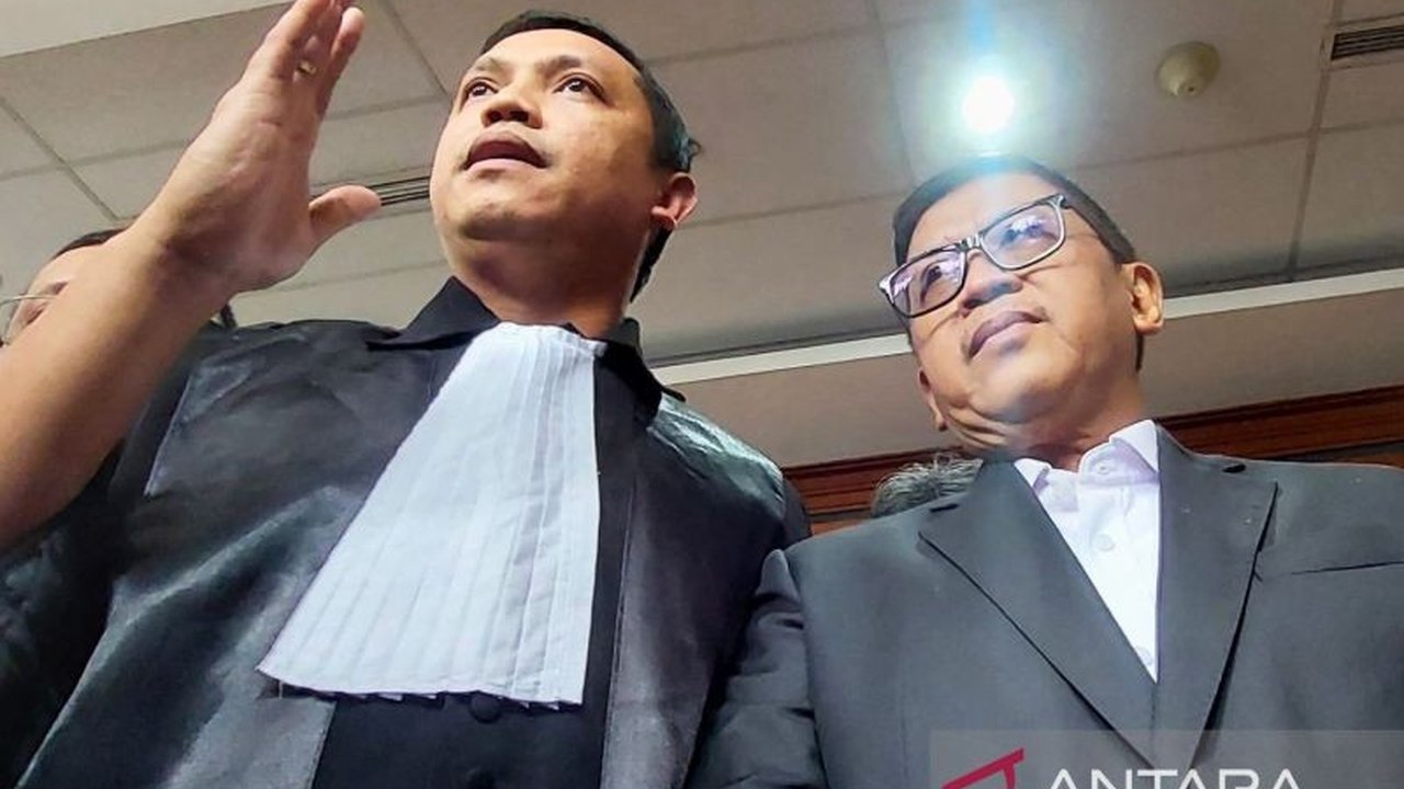 Penasihat hukum Hasto Kristiyanto membantah pernyataan 'perintah ibu' yang diduga mengarah kepada Megawati Soekarnoputri dalam sidang kasus dugaan perintangan penyidikan Harun Masiku.